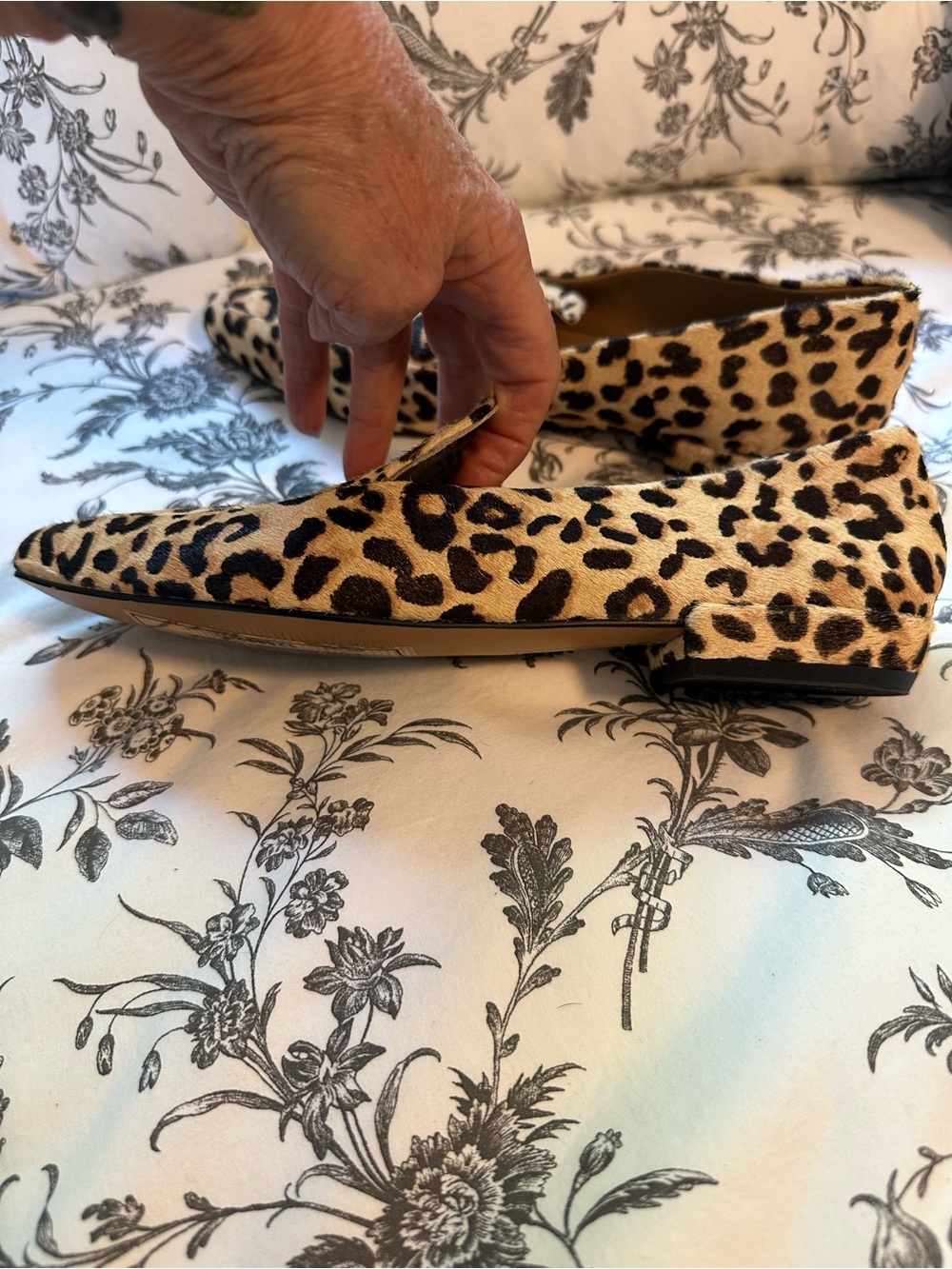 Steve Madden Steven Leopard Print genuine Calf Hair Loafers Flats Size 7.5 - Picture 3 of 6
